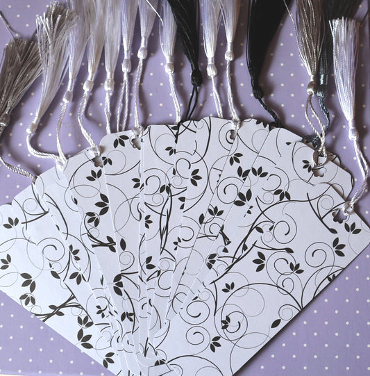 Unikat-Lesezeichen "schwarz-weiß, floral"