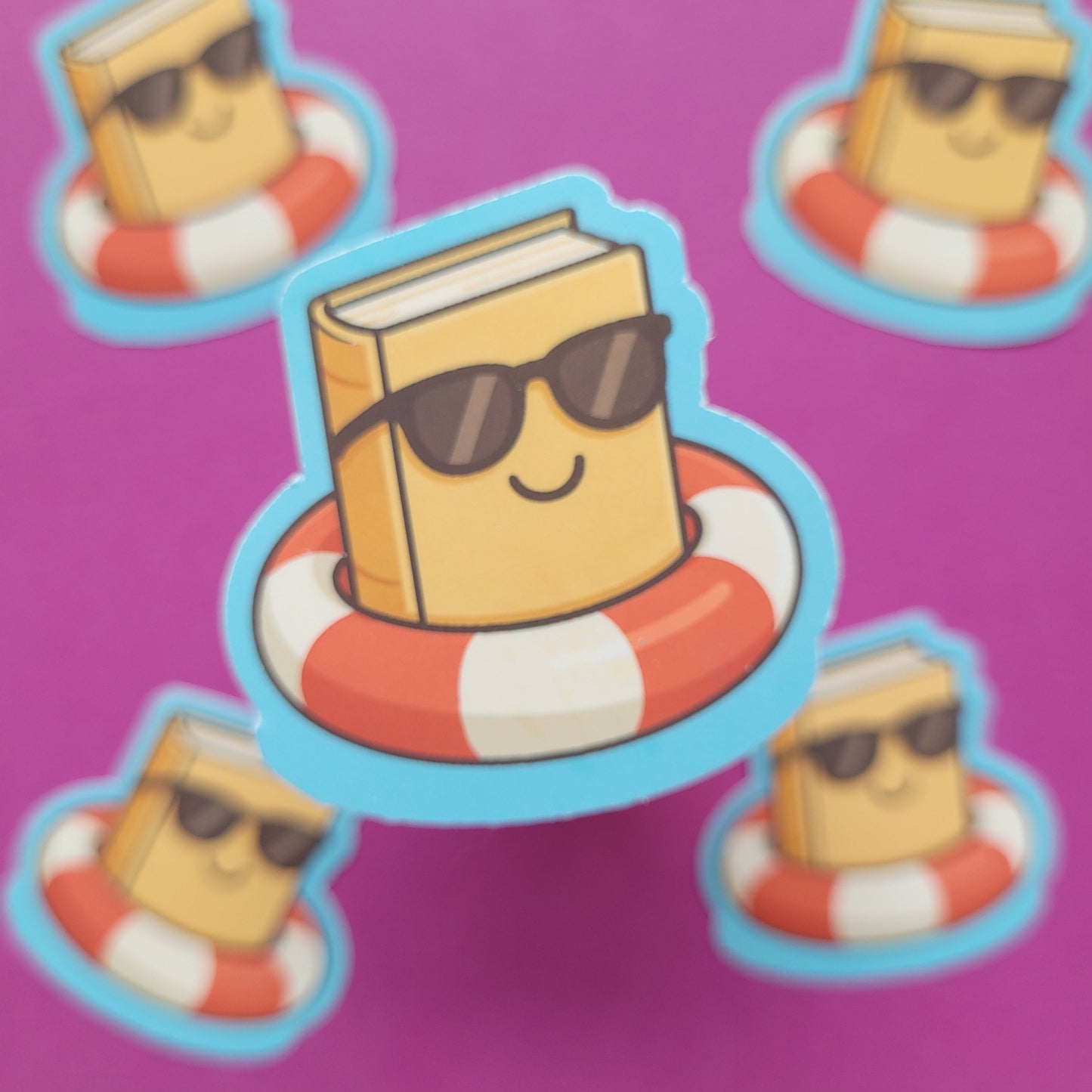 Sticker „Buch im Schwimmring"
