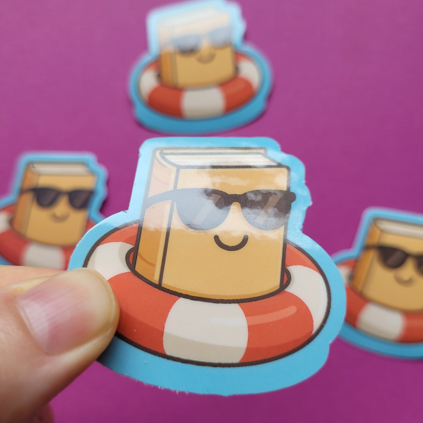 Sticker „Buch im Schwimmring"