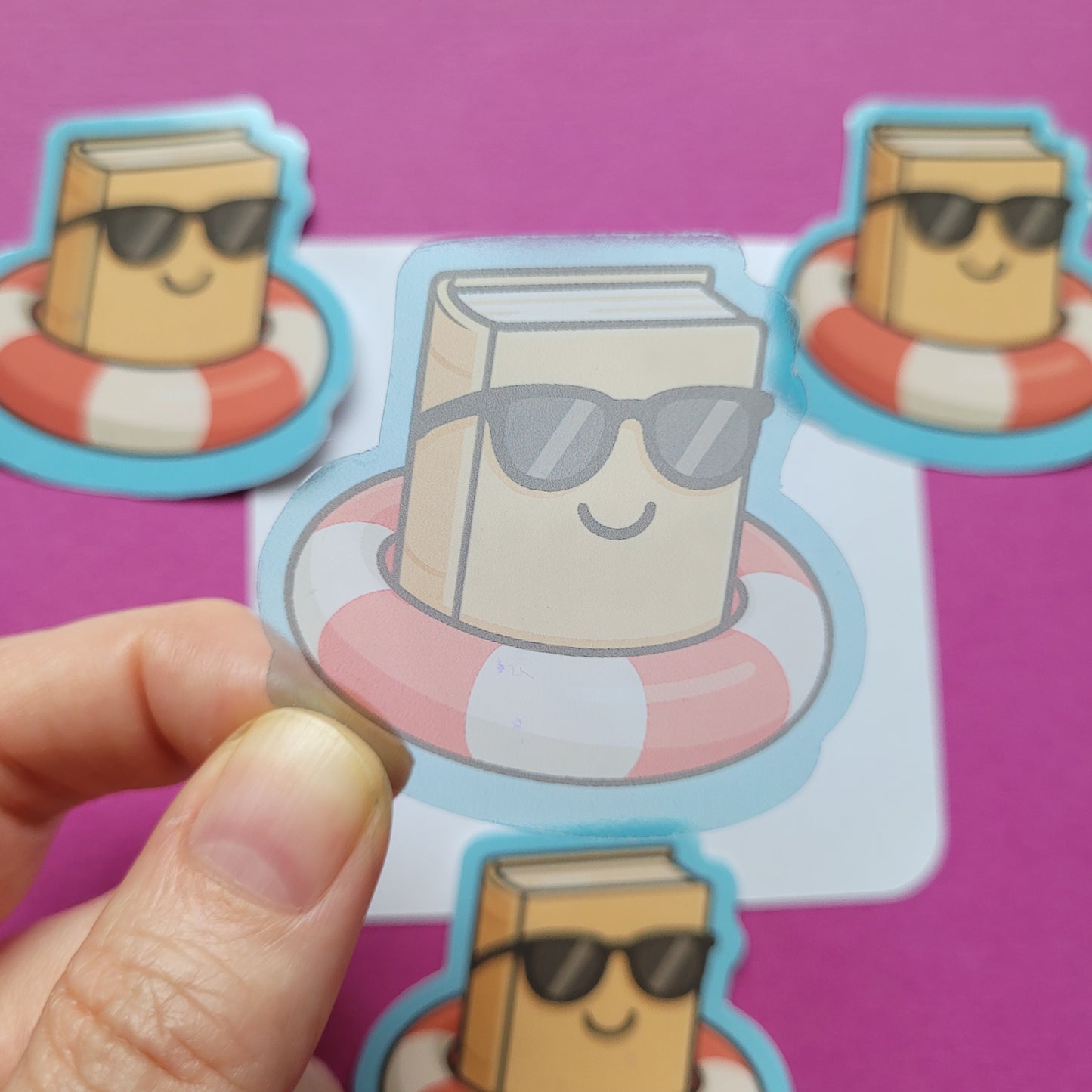 Sticker „Buch im Schwimmring"