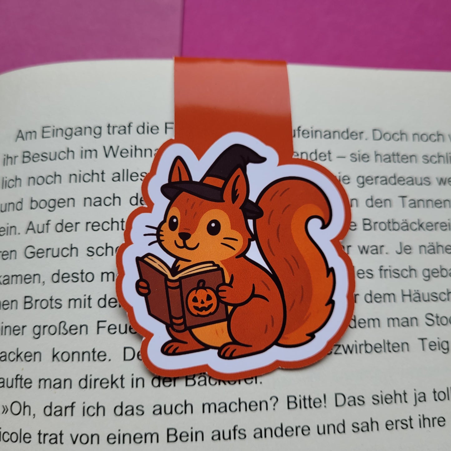 Magnet-Lesezeichen „Halloweenhörnchen“