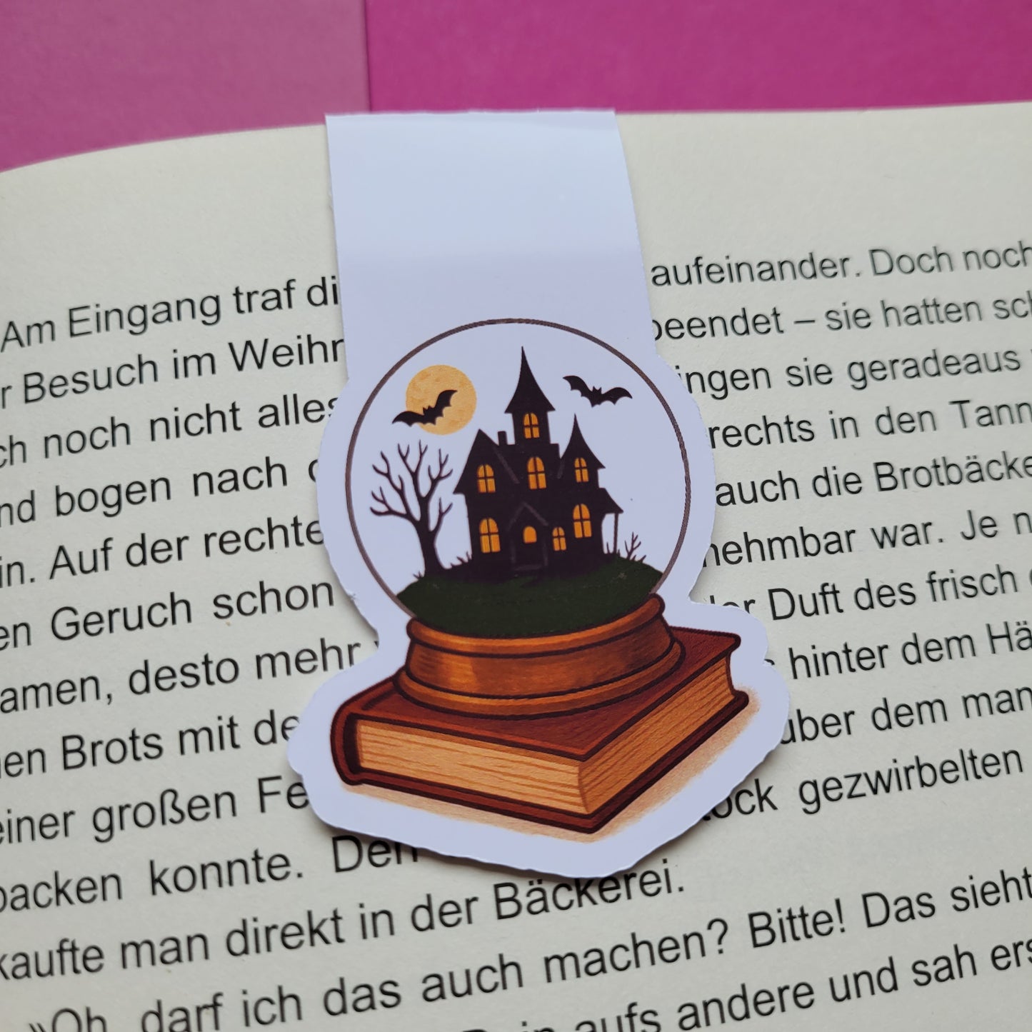 Magnet-Lesezeichen „Spukhaus in der Schneekuge“