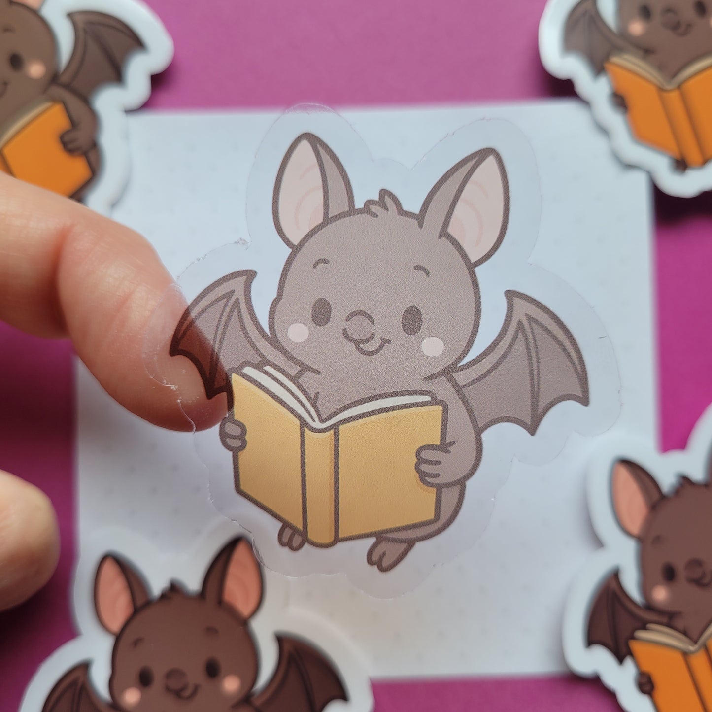 Sticker „Batty, die lesende Fledermaus"