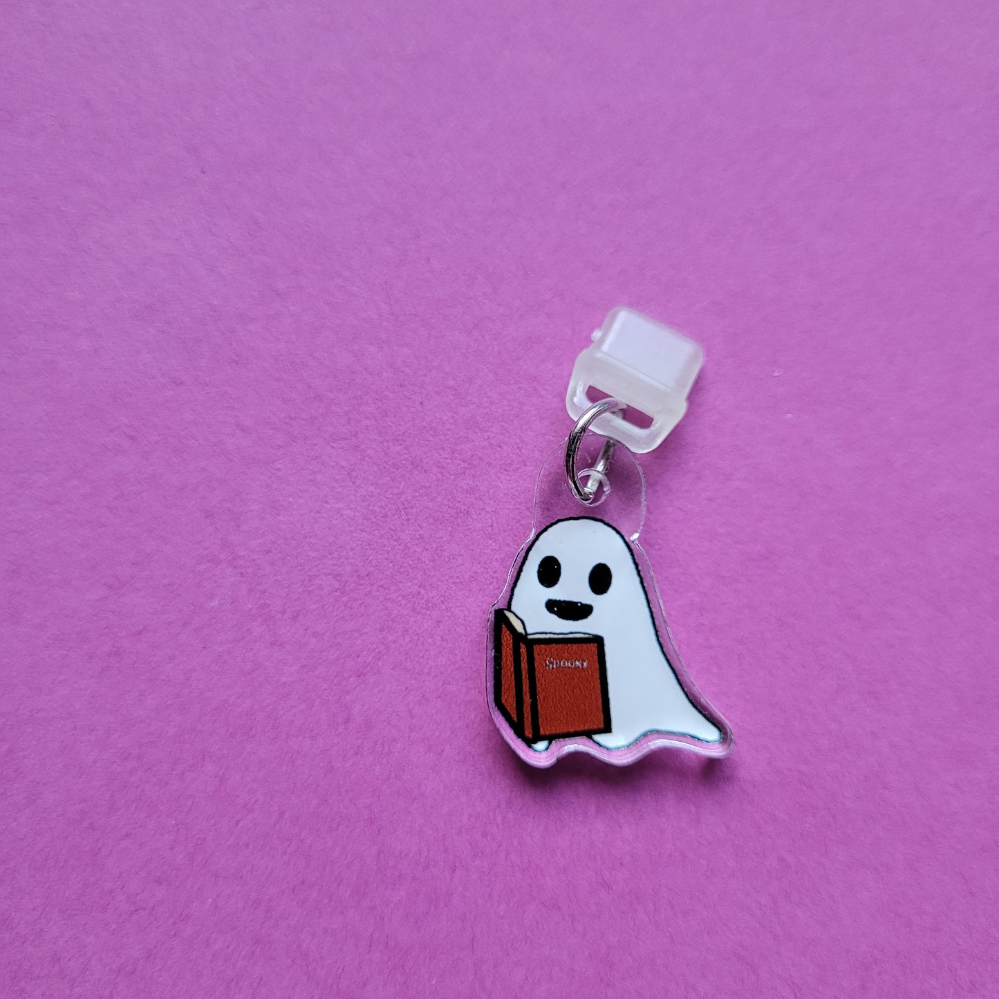 USB-C-Charm „Buchgeist Spooky“