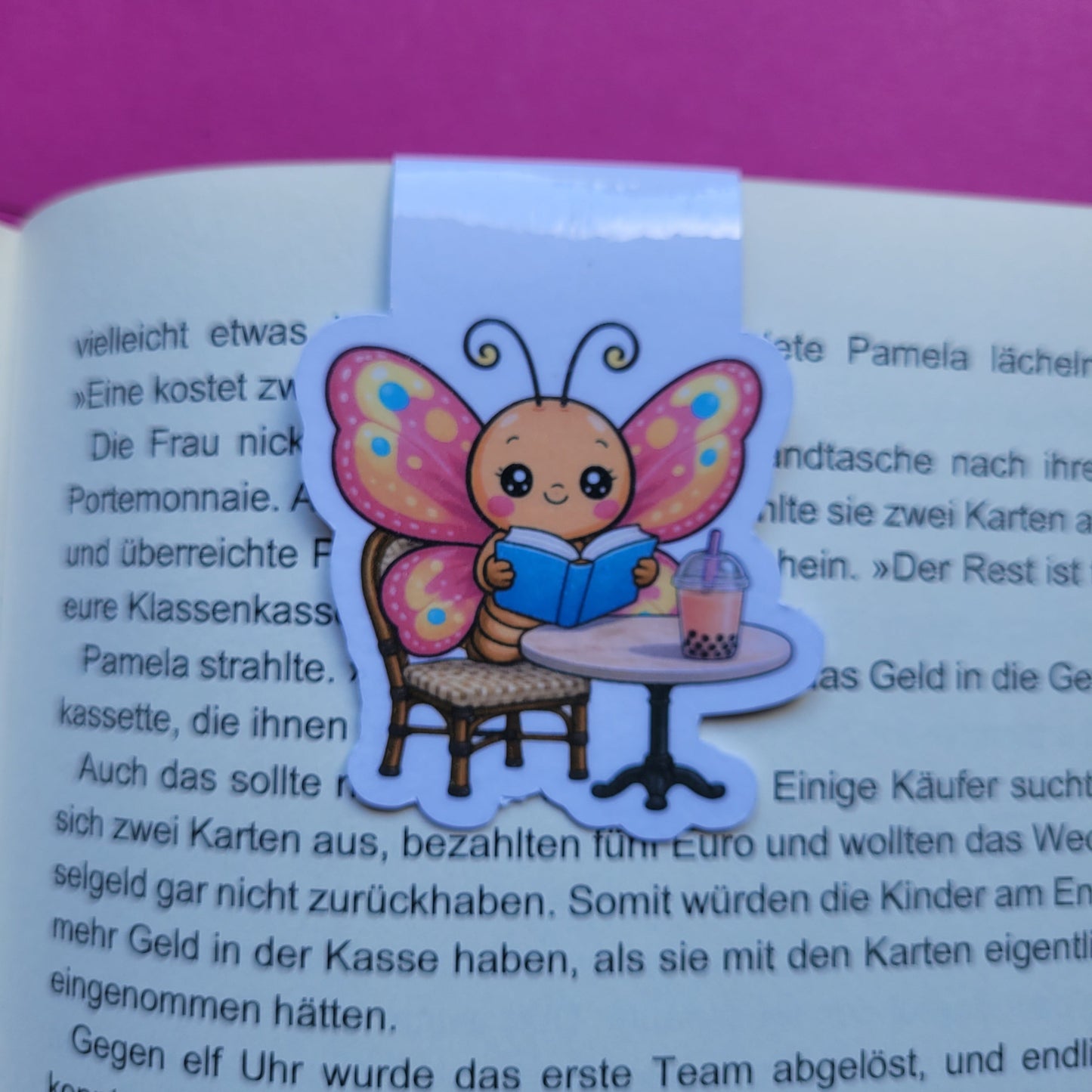 Magnet-Lesezeichen Aurelia der lesende Schmetterling glänzend